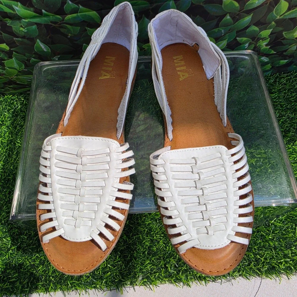 MIA Mckeena White Woven Huarache Flat Sandals GS968801MG Womens 8M